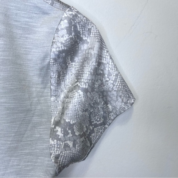 Anthropologie Dolan Grey Snakeskin Blouse Size XS - Picture 6 of 12